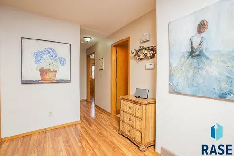 Undisclosed, Sioux Falls, SD 57103 photo 14