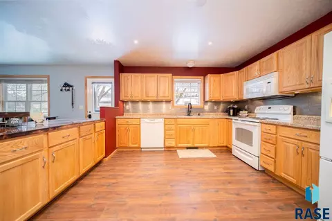 620 N Spring Ave, Sioux Falls, SD 57104 photo 6