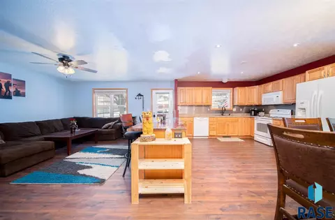 620 N Spring Ave, Sioux Falls, SD 57104 photo 7
