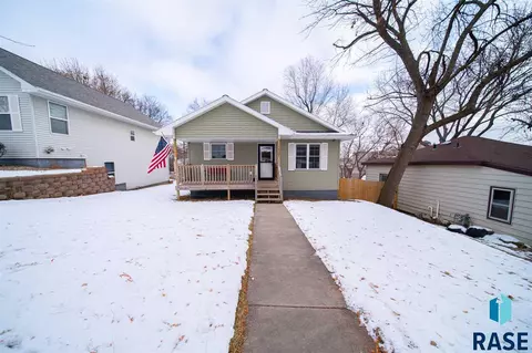 620 N Spring Ave, Sioux Falls, SD 57104 photo 3