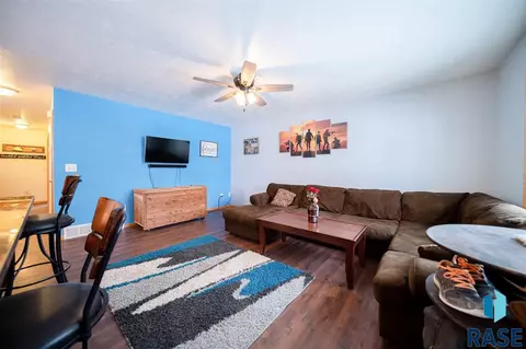 620 N Spring Ave, Sioux Falls, SD 57104 photo 8