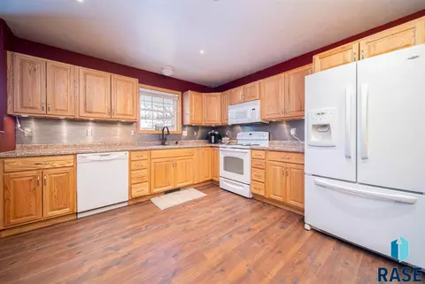 620 N Spring Ave, Sioux Falls, SD 57104 photo 10