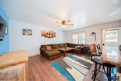 620 N Spring Ave, Sioux Falls, SD 57104 photo 4