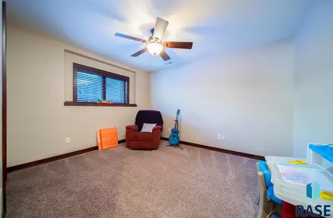 1809 S Locust Ave, Brandon, SD 57005 photo 23
