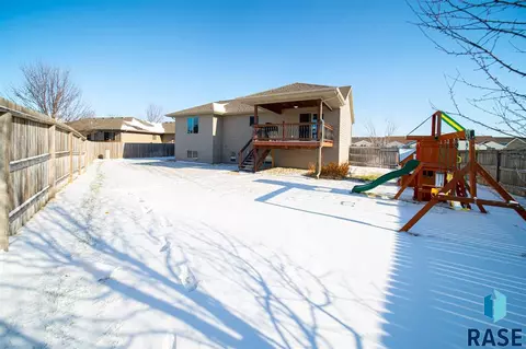 1809 S Locust Ave, Brandon, SD 57005 photo 27