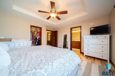 1809 S Locust Ave, Brandon, SD 57005 photo 11