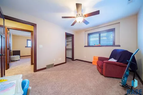 1809 S Locust Ave, Brandon, SD 57005 photo 24