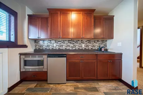 1809 S Locust Ave, Brandon, SD 57005 photo 19
