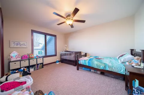 1809 S Locust Ave, Brandon, SD 57005 photo 13