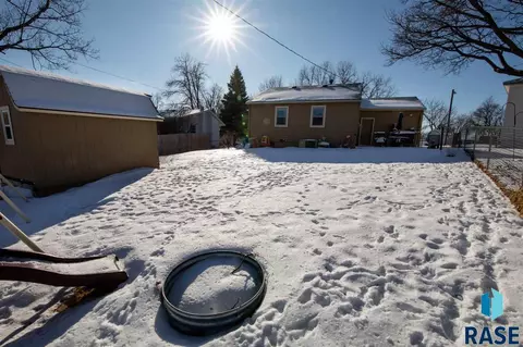 1200 S Tabbert Cir, Sioux Falls, SD 57103 photo 16