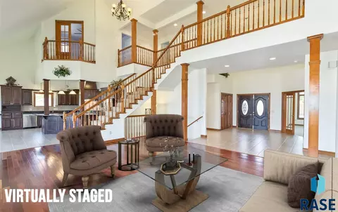 205 E Pinehurst Dr, Sioux Falls, SD 57108 photo 9