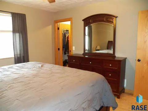 Undisclosed, Sioux Falls, SD 57108 photo 18