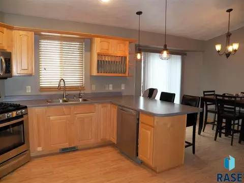 Undisclosed, Sioux Falls, SD 57108 photo 14