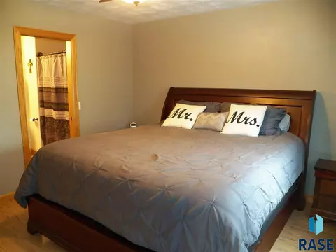 Undisclosed, Sioux Falls, SD 57108 photo 17
