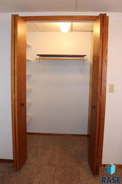 825 E Center St, Madison, SD 57042 photo 22
