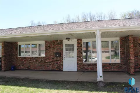 825 E Center St, Madison, SD 57042 photo 30
