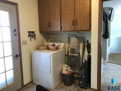 220 E 7th St, Freeman, SD 57029 photo 16