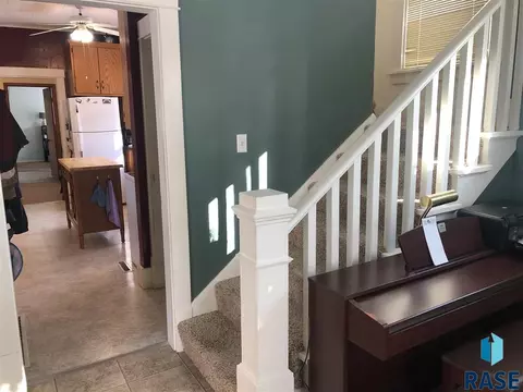 220 E 7th St, Freeman, SD 57029 photo 5