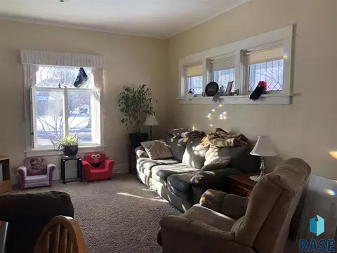 220 E 7th St, Freeman, SD 57029 photo 9