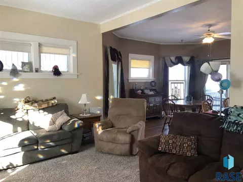 220 E 7th St, Freeman, SD 57029 photo 7