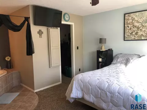 220 E 7th St, Freeman, SD 57029 photo 20