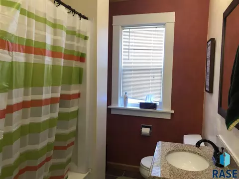 220 E 7th St, Freeman, SD 57029 photo 31