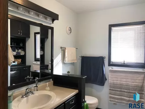 220 E 7th St, Freeman, SD 57029 photo 18