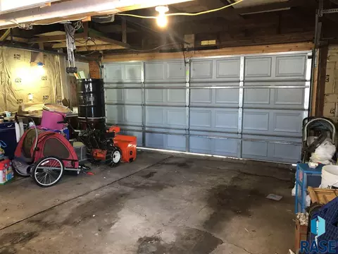 220 E 7th St, Freeman, SD 57029 photo 35