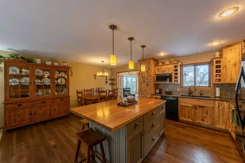 1601 E Cedar St, Brandon, SD 57005 photo 8