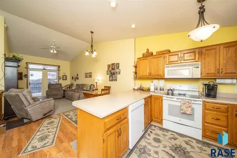 3705 Mission St, Sioux Falls, SD 57103 photo 8