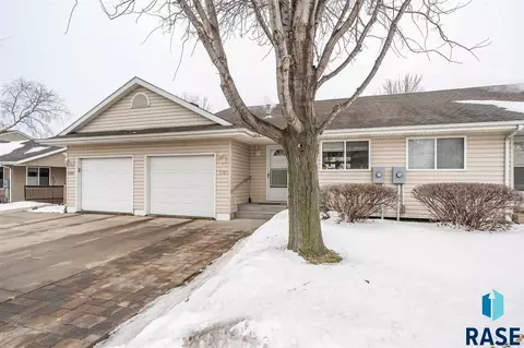 3705 Mission St, Sioux Falls, SD 57103 photo 3