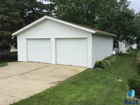 2692 Edgewater Drive Dr, Gary, SD 57237 photo 9