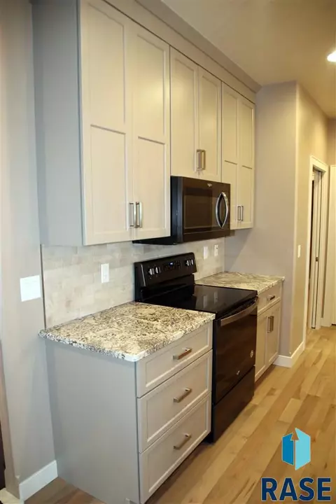 7001 E 40th St, Sioux Falls, SD 57110 photo 6