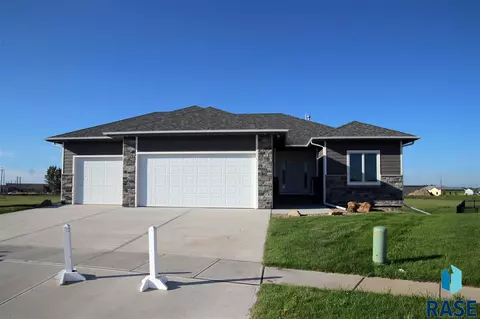 7001 E 40th St, Sioux Falls, SD 57110 photo 1