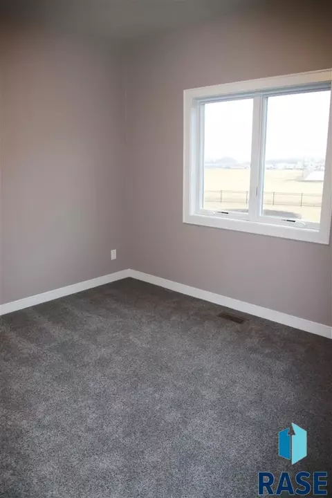 7001 E 40th St, Sioux Falls, SD 57110 photo 23