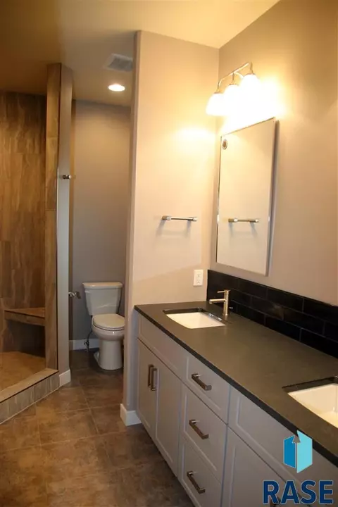 7001 E 40th St, Sioux Falls, SD 57110 photo 18