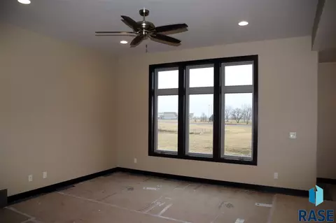 7005 E 40th St, Sioux Falls, SD 57110 photo 7