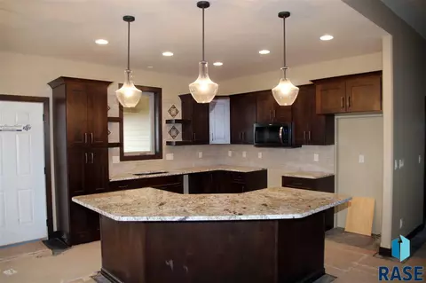 7005 E 40th St, Sioux Falls, SD 57110 photo 5