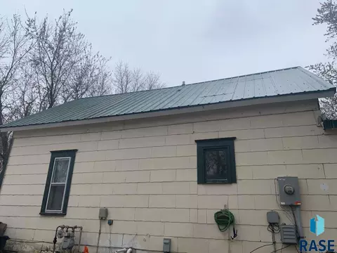 405 E 3rd Ave, Flandreau, SD 57028 photo 3