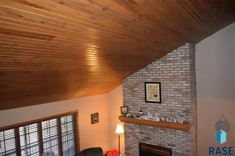 412 Cedar Ct, Madison, SD 57042 photo 25