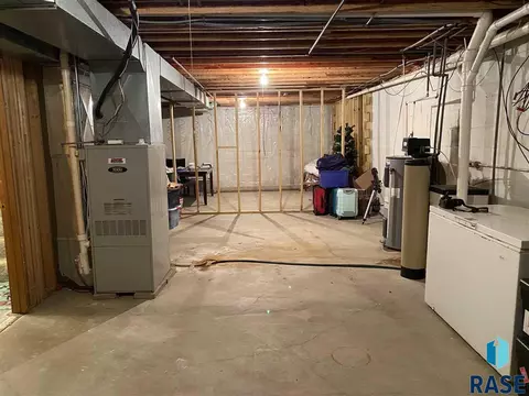 412 Cedar Ct, Madison, SD 57042 photo 29