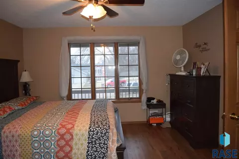 412 Cedar Ct, Madison, SD 57042 photo 8