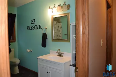 412 Cedar Ct, Madison, SD 57042 photo 20