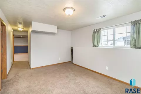 6801 W 61st St, Sioux Falls, SD 57106 photo 9