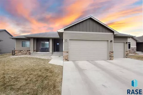 3716 E Steeple St, Sioux Falls, SD 57103 photo 1
