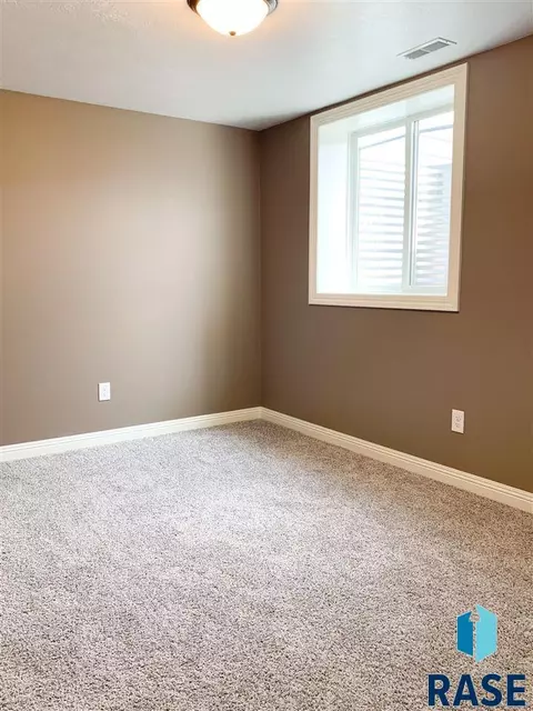 204 W 12th St, Dell Rapids, SD 57022 photo 27