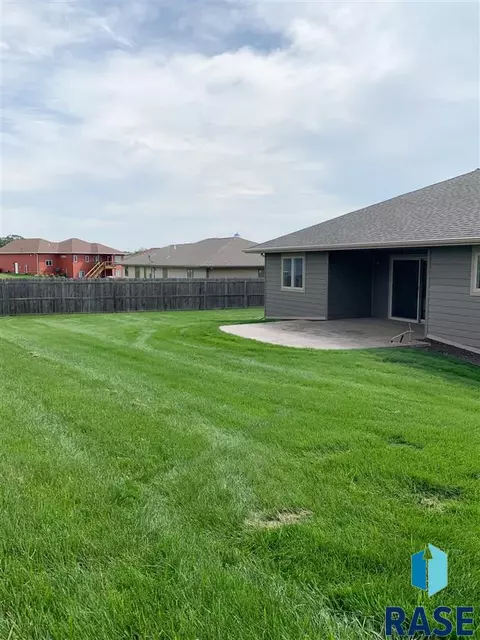 204 W 12th St, Dell Rapids, SD 57022 photo 5