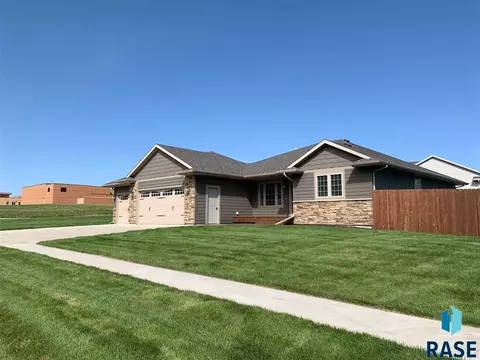 204 W 12th St, Dell Rapids, SD 57022 photo 3