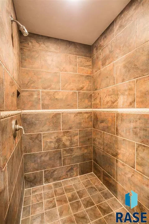 2116 S Phillips Ave, Sioux Falls, SD 57105 photo 26