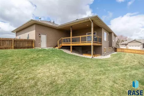 2017 S Firefly Dr, Sioux Falls, SD 57110 photo 4